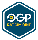 Logo hexagonal bleu OGP PATRIMOINE. Le 'O' du logo OGP contient un symbole jaune évoquant une bulle ou une flèche.